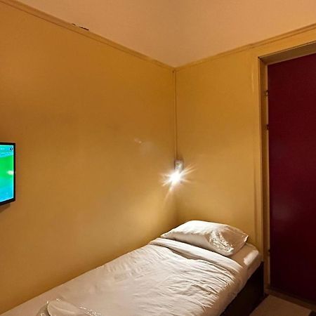 Central Accommodation Budget By Hr Bukarest Kültér fotó