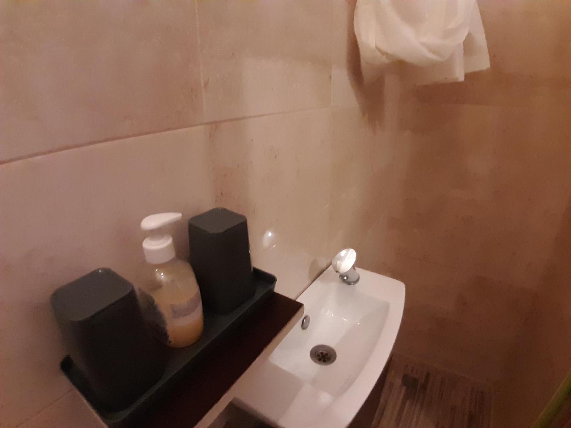 Central Accommodation Budget By Hr Bukarest Kültér fotó