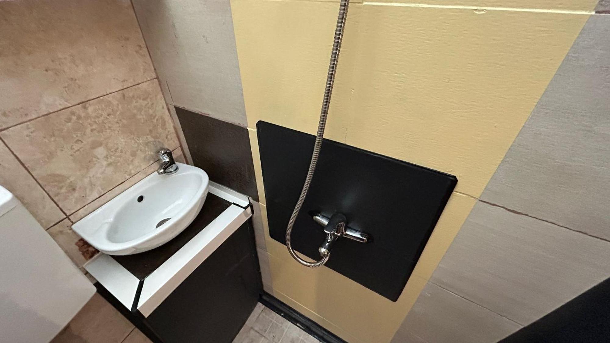 Central Accommodation Budget By Hr Bukarest Kültér fotó