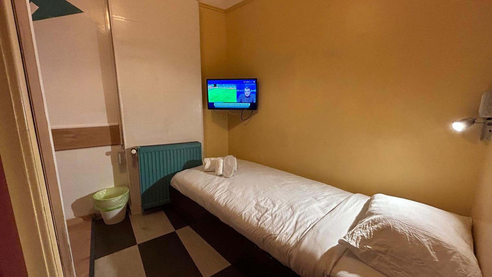 Central Accommodation Budget By Hr Bukarest Kültér fotó