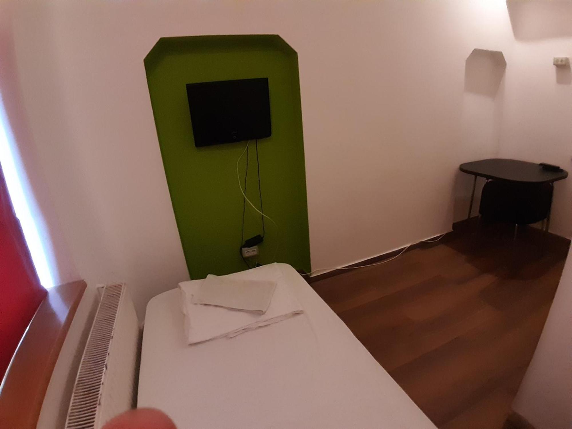 Central Accommodation Budget By Hr Bukarest Kültér fotó